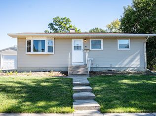 814 N Grand Ave, Pierre, SD 57501