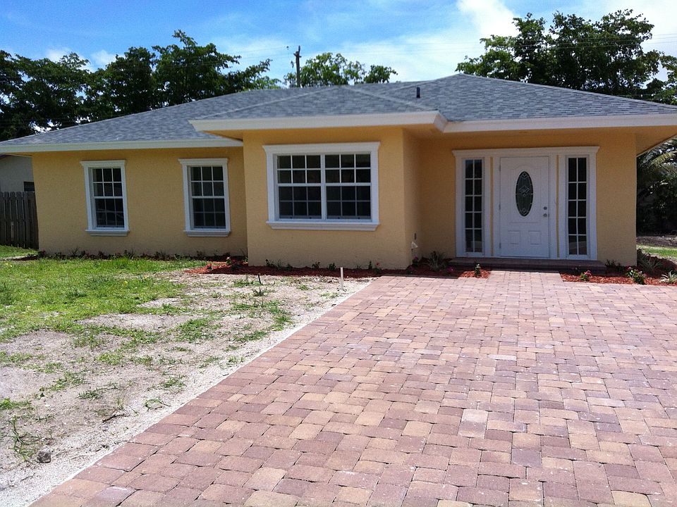 1st image of 1700 Pleasant Dr