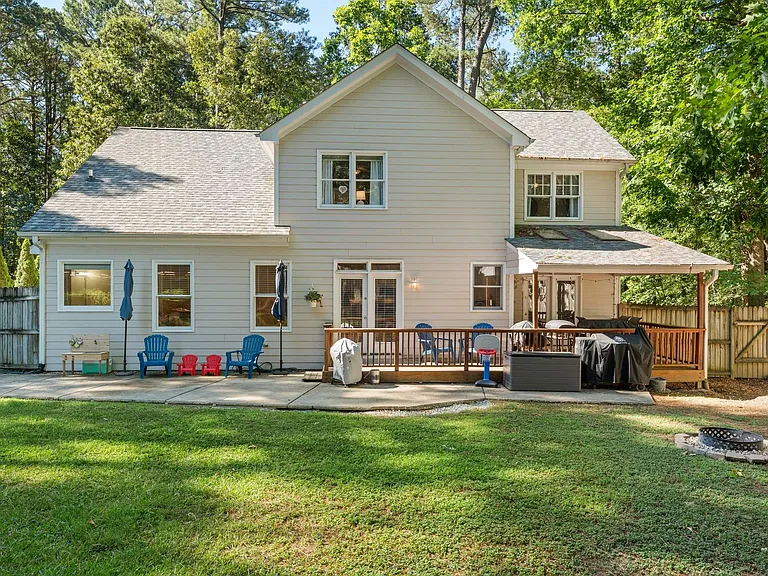 2306 Strawberry Ln — Photo 17