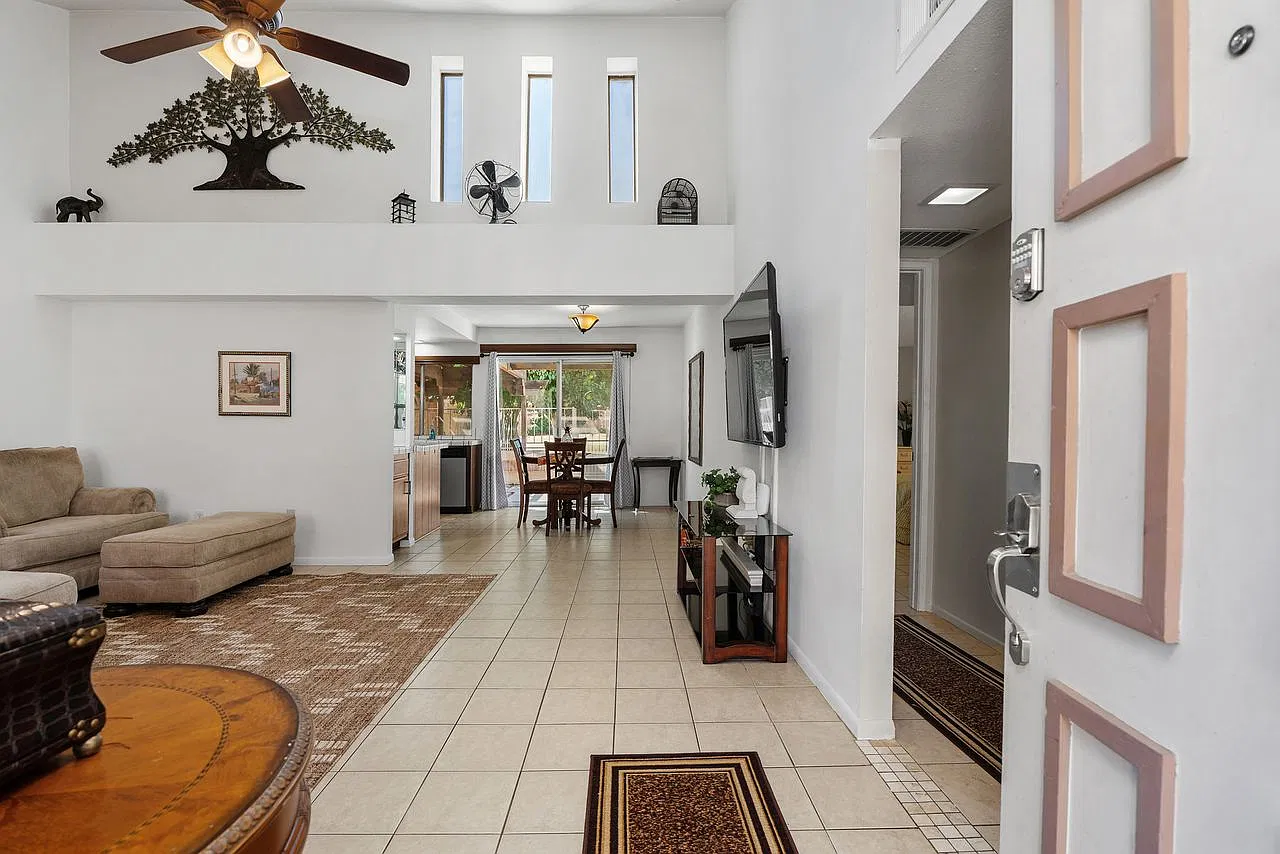 2 bed, 1168 sqft, $3,000 — Photo 2