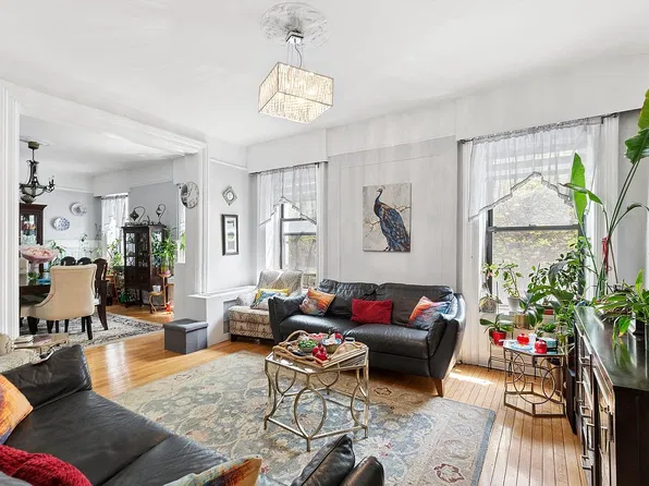243 W 98th St APT 2C, New York, NY 10025