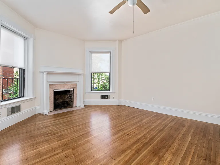 9 Buswell St #2R — Photo 10