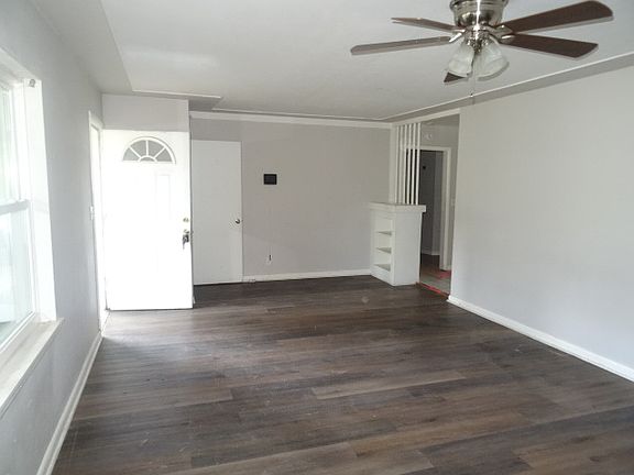2nd image of 1202 Davis Ave