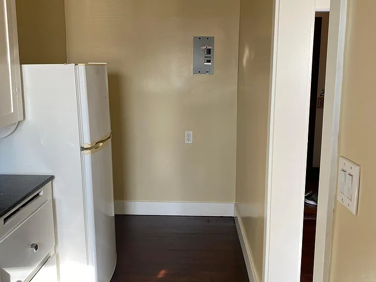 4525 Fountain Ave #105 — Photo 10