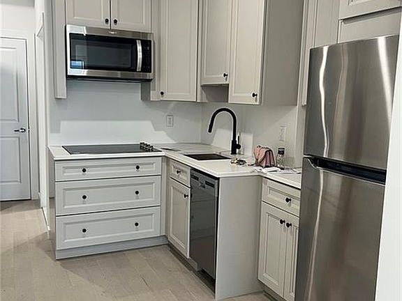 4th image of 1657 E 19th St #8A