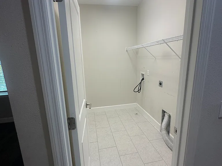 534 Lake Wildmere Cv — Photo 18