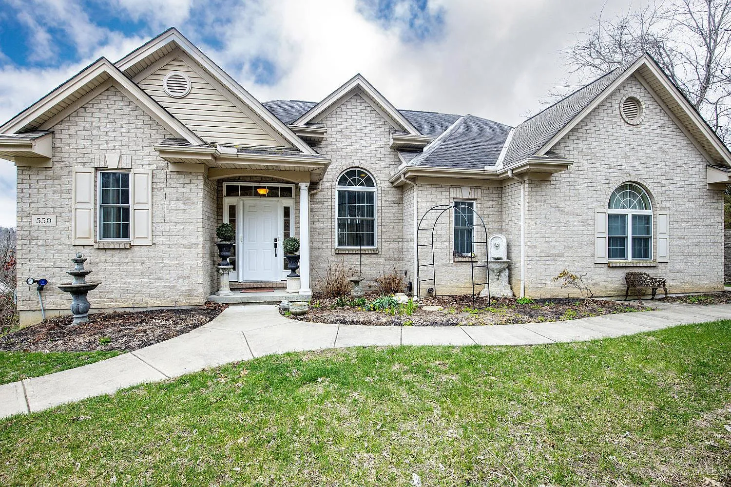 550 Aston View Ln photo 1
