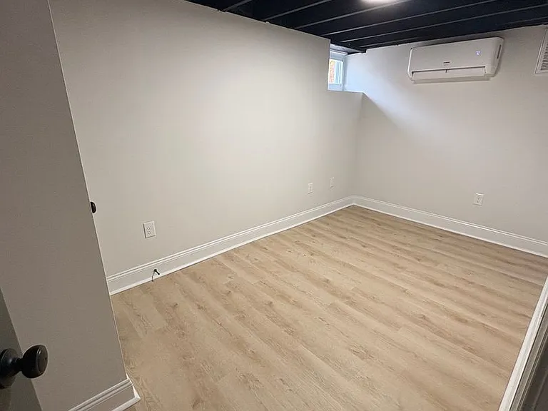 4400 Asbury Ave — Photo 6