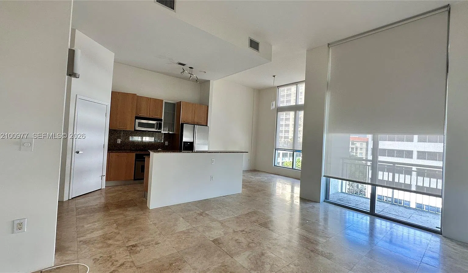 Metropolis I At Dadeland — Photo 2