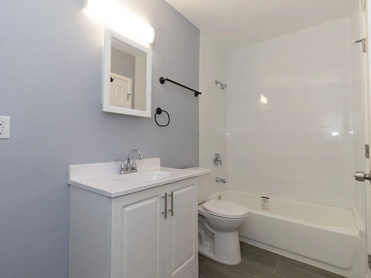 2 bed, 1.5 bath, $2,395 — Photo 2