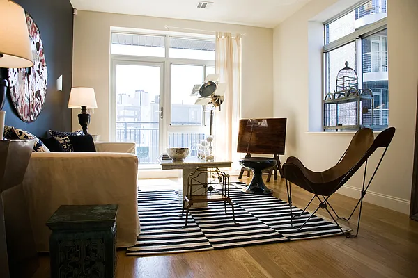 Sold by aptsandlofts.com | media 14