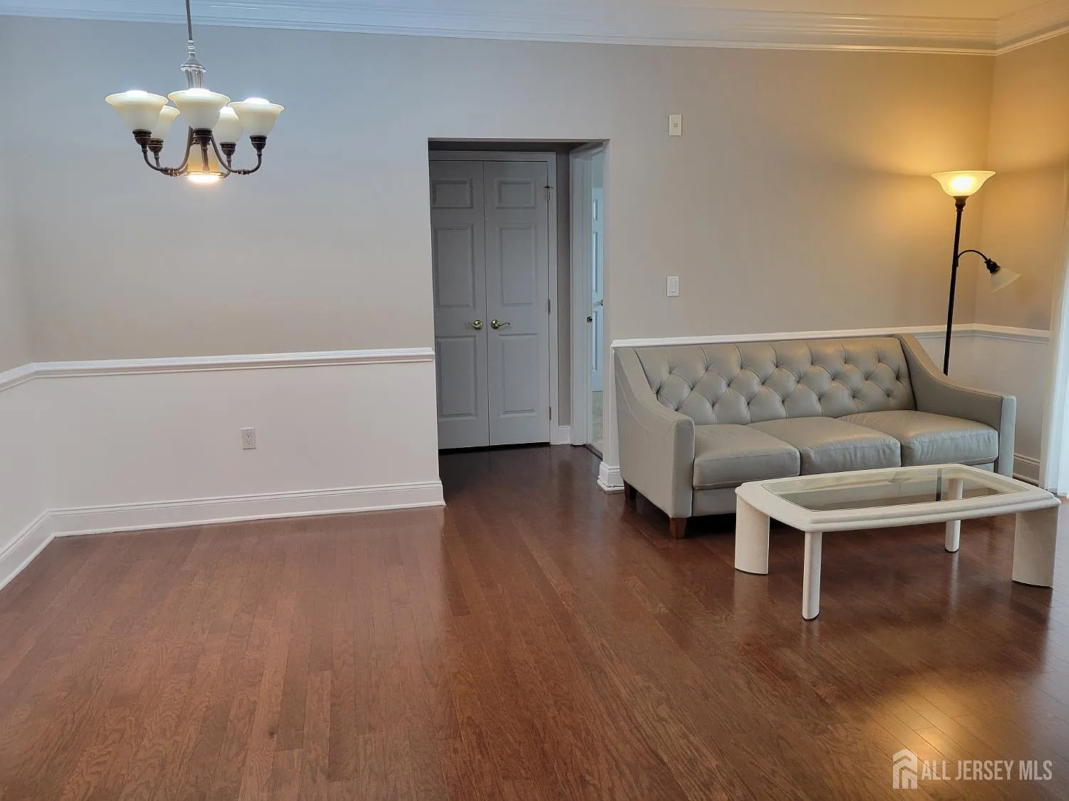 2 bed, 2.0 bath, 1164 sqft, $2,700 — Photo 2