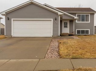 1409 W Meadowbrook Trl, Brandon, SD 57005