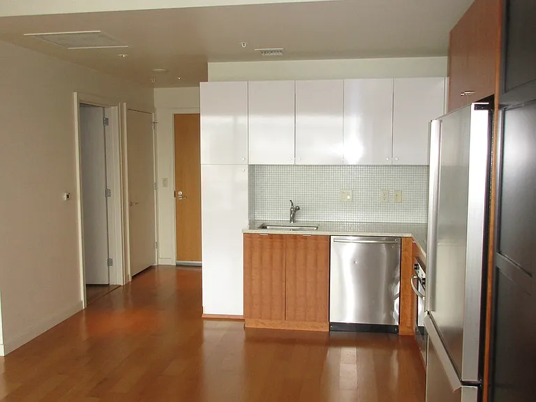 3570 S River Pkwy #305 — Photo 4