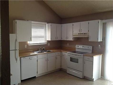 3rd image of 4563 S Saville Ct