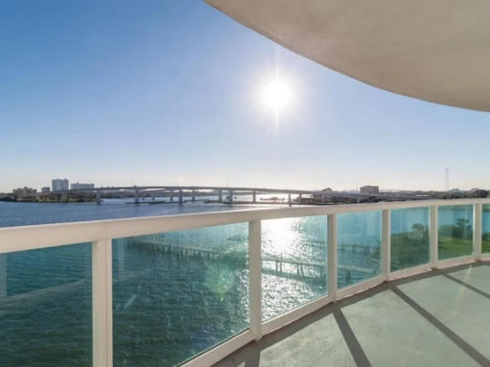 231 Riverside Dr #501