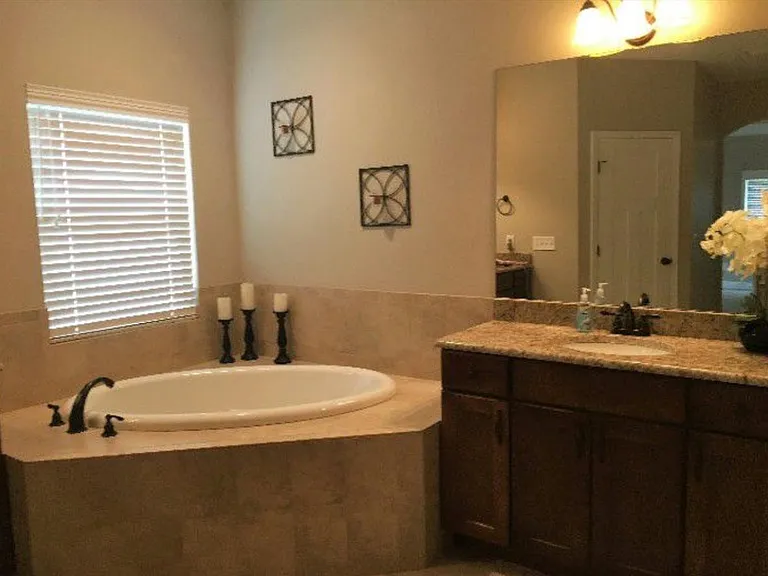 322 SW Silver Palm Dr — Photo 5