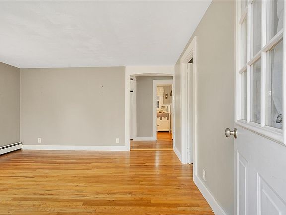 4th image of 61 Old Phinneys Lane