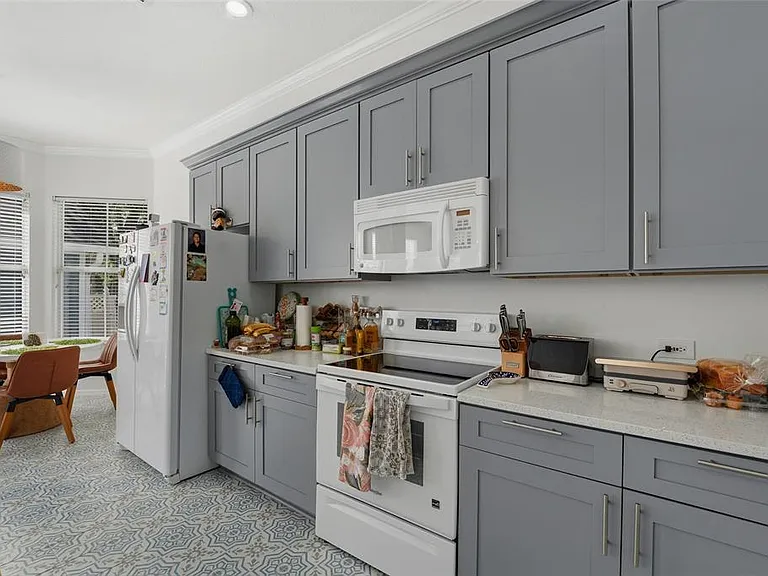 181 Longview Ave — Photo 12