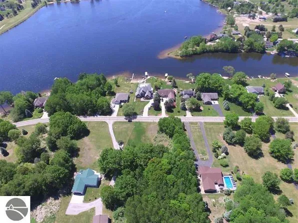 1091 El Camino Grande #4, Weidman, MI 48893