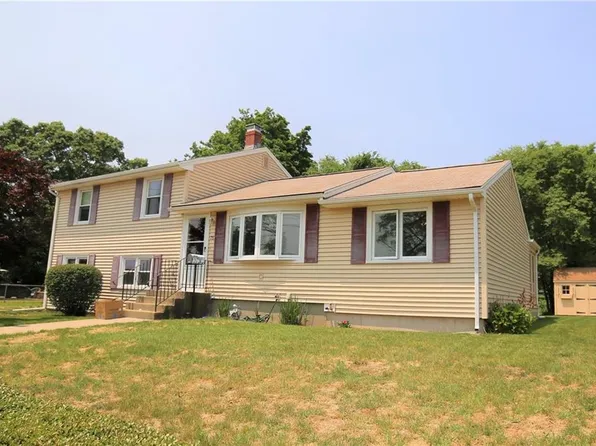75 Eugene St, East Greenwich, RI 02818