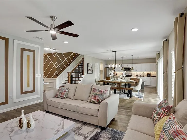 2405 Oakwood Ln — Photo 12