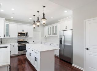 120 Coachlight Cir, Chalfont, PA 18914