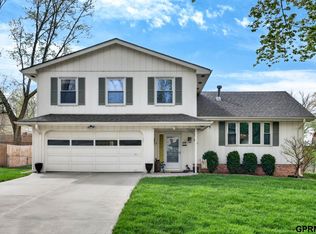 1605 Cascio Dr, Bellevue, NE 68005