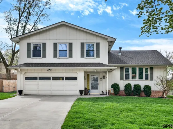 1605 Cascio Dr, Bellevue, NE 68005