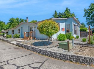 17327 Woodcrest Dr NE, Bothell, WA 98011