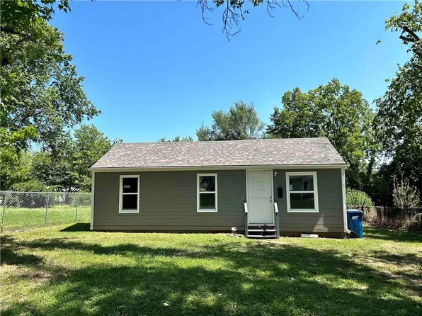 211 May St, Excelsior Springs, MO 64024