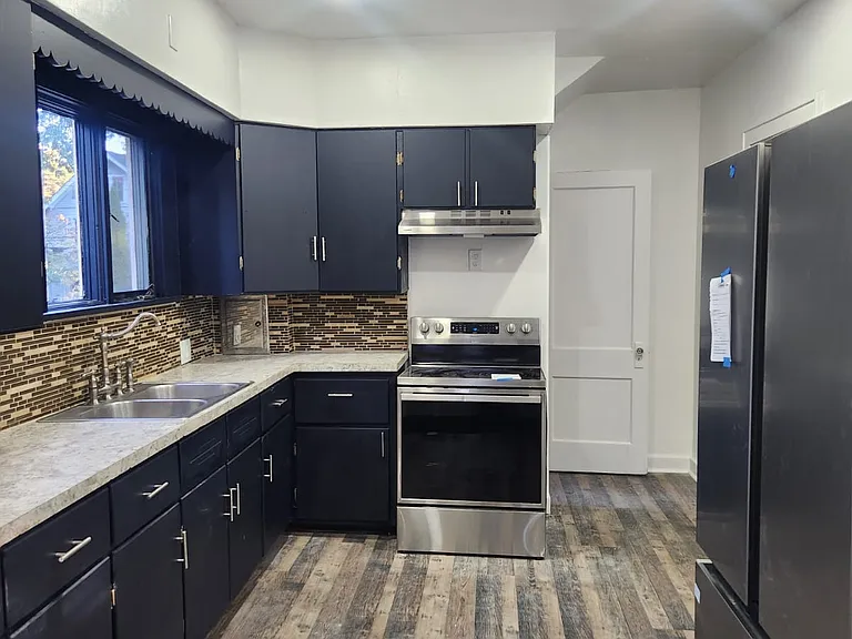 202 Jewett St — Photo 2