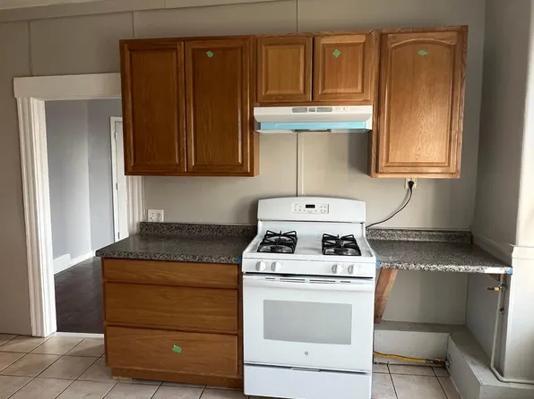 709 Stanley St APT 3, New Britain, CT 06051