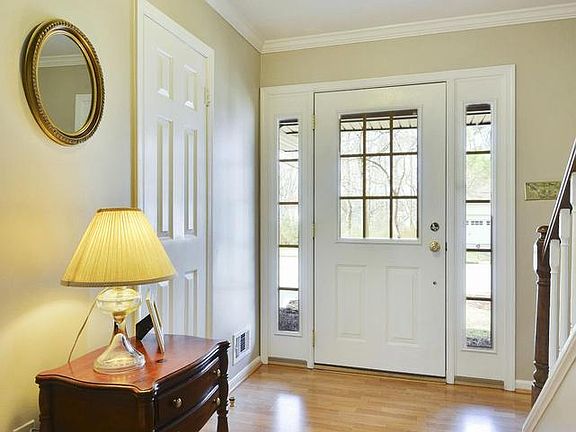 4th image of 2670 Oakton Glen Dr