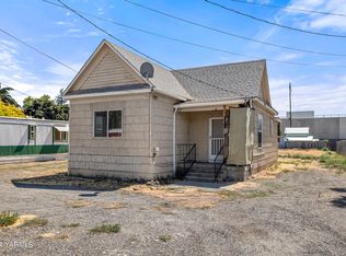 1614 Gordon Rd, Yakima, WA 98901
