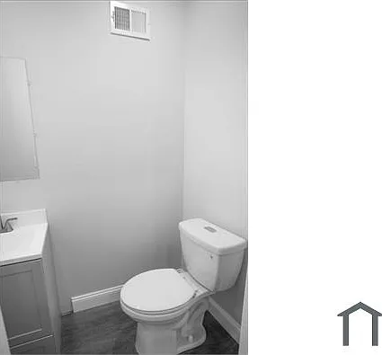 3230 Fontain St — Photo 5