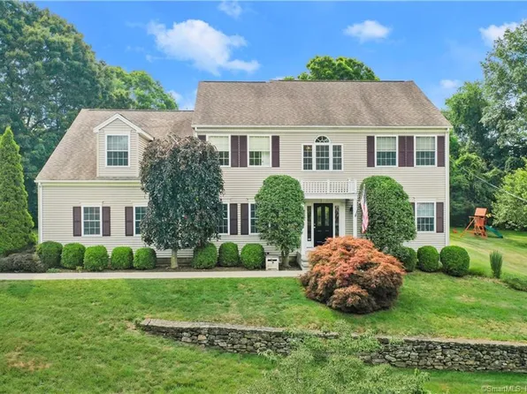 28 Stella Street, Trumbull, CT 06611