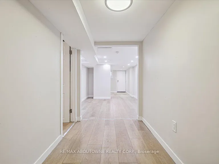 112 Claremont St #BASEMENT — Photo 22