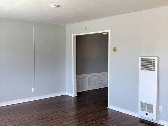 3rd image of 124 1st St APT 5