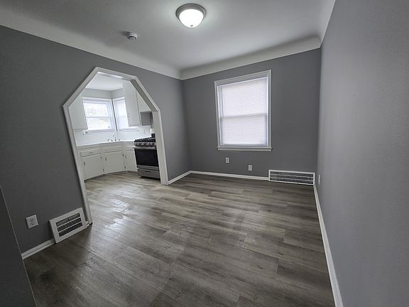 4th image of 19605 Ryan Rd