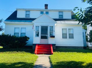 711 E Spruce St, Sault Sainte Marie, MI 49783