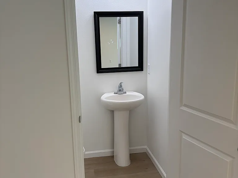 1344 Theo Way — Photo 7