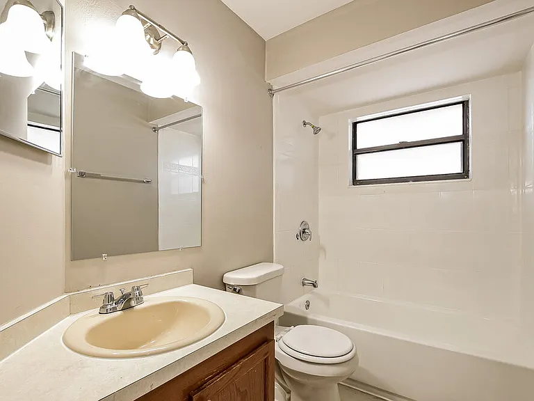 1226 Creekbottom Cir — Photo 15