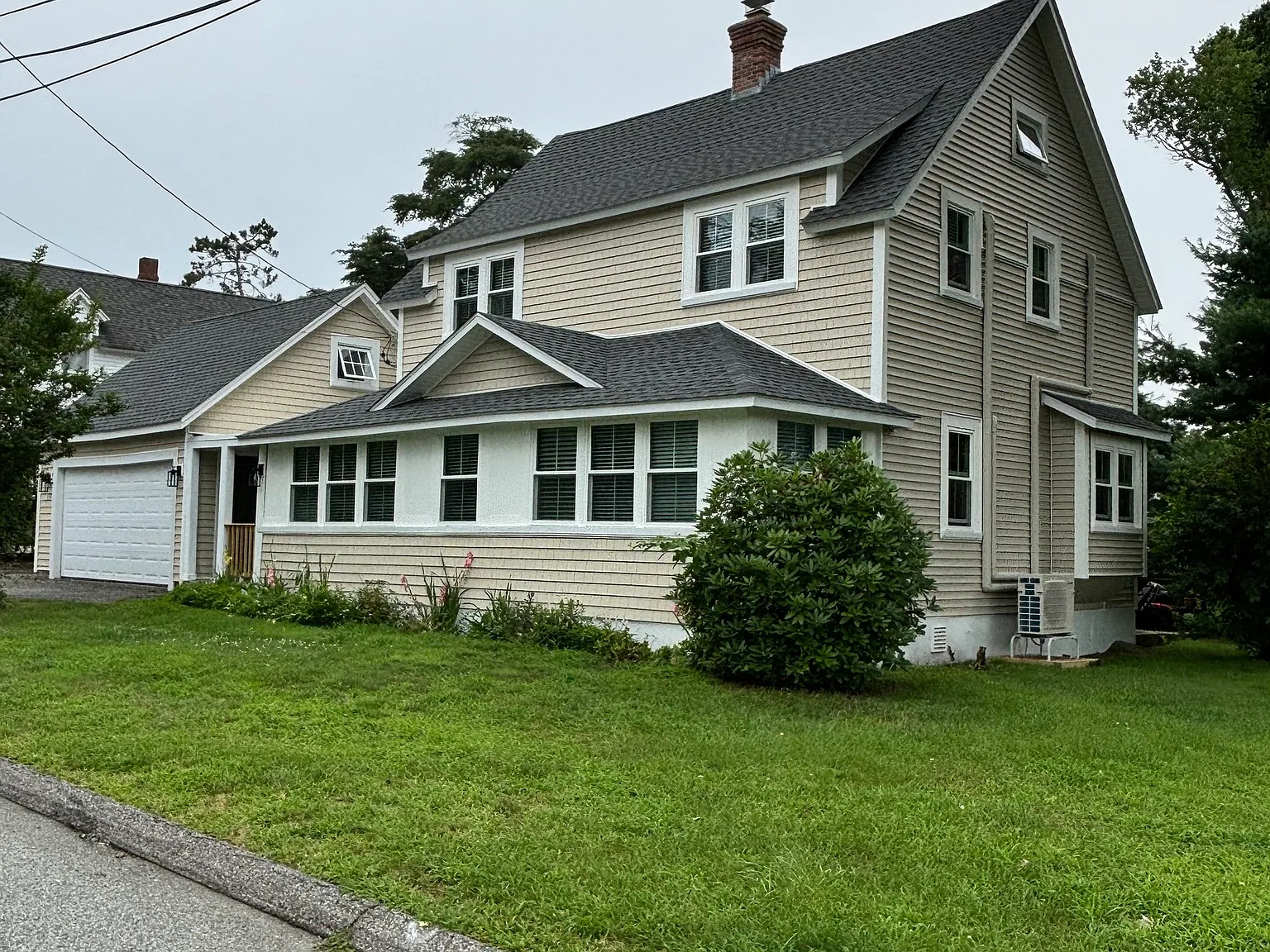 4 bed, 1.5 bath, 1500 sqft, $3,000 — Photo 1