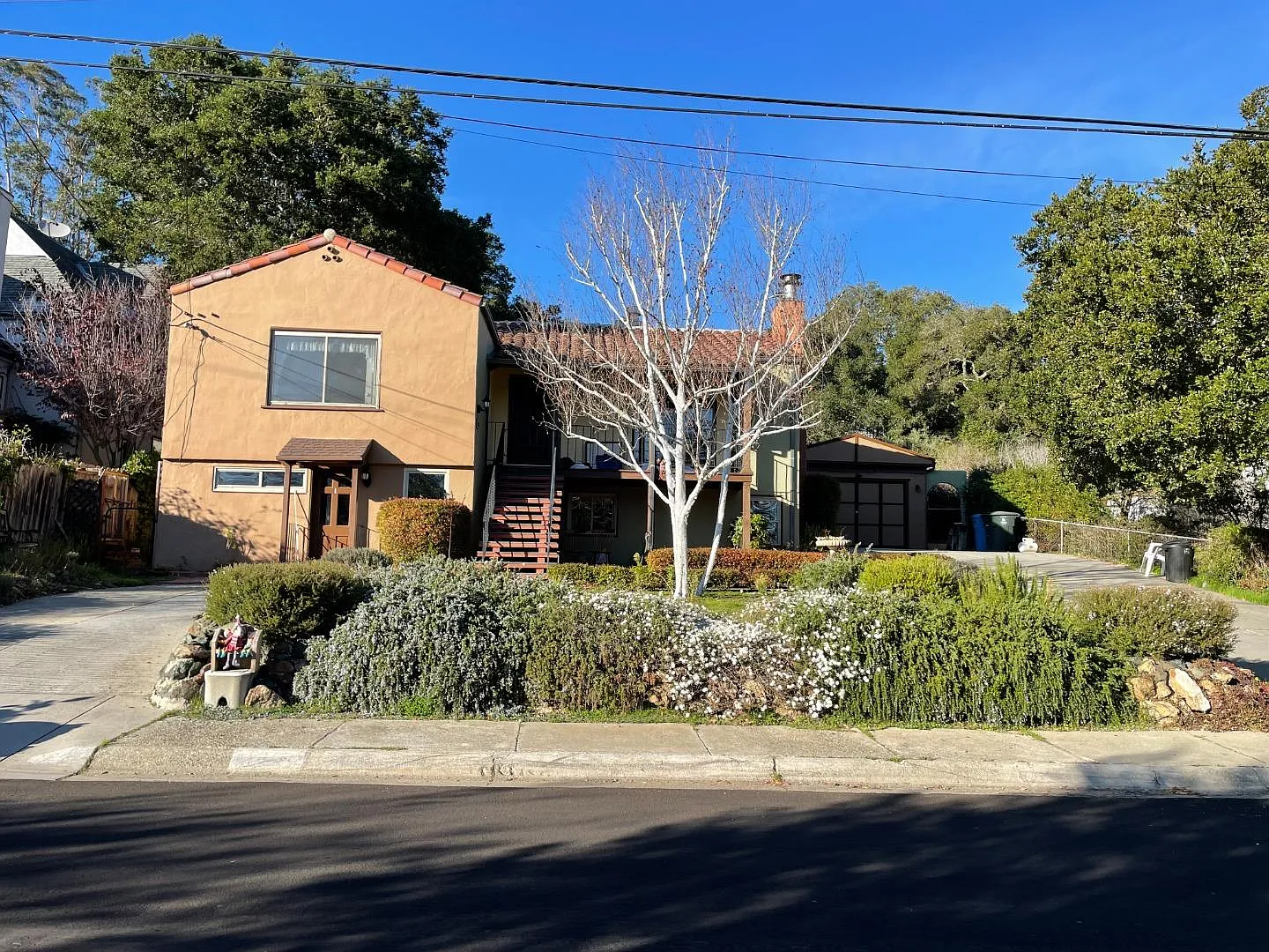 1616 Fairway Dr photo 1