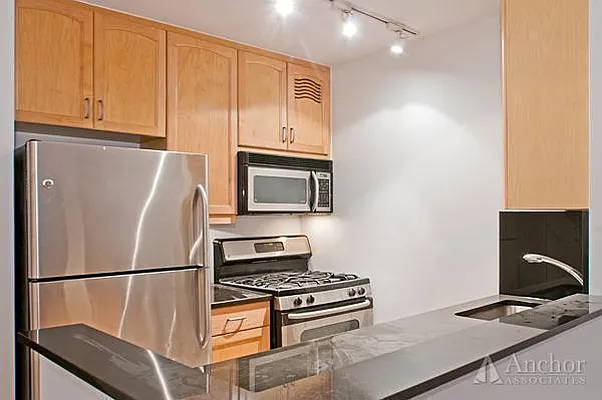 Rented by Town Residential | media 5