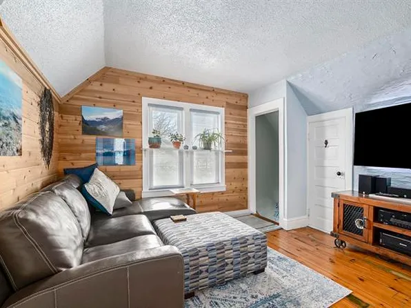 241 E 9th St, Traverse City, MI 49684
