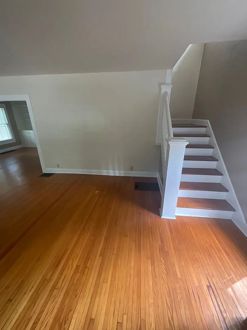 712 East Cottage Grove Avenue — Photo 4