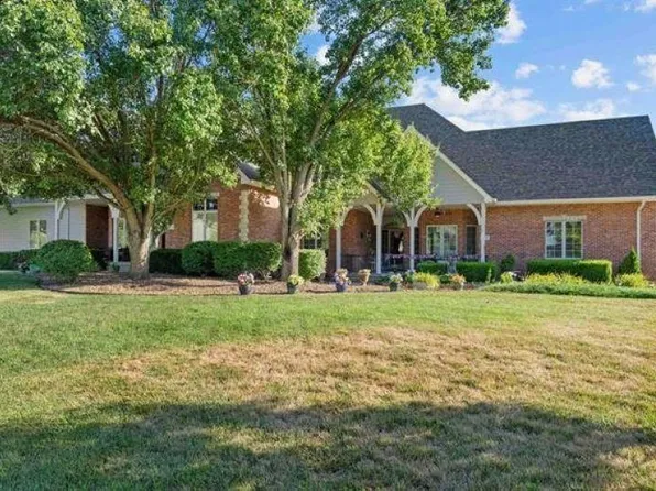 2475 Dundee Ln, Salina, KS 67401