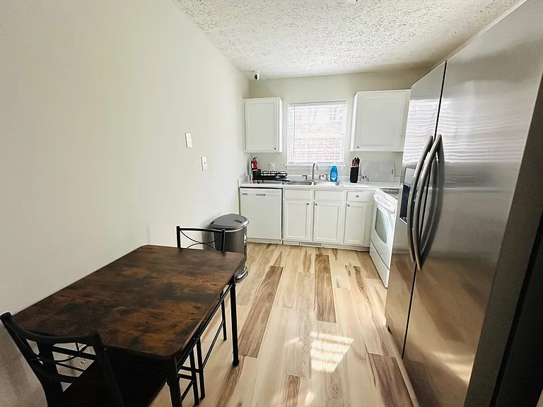 Brandycrest Dr — Photo 8
